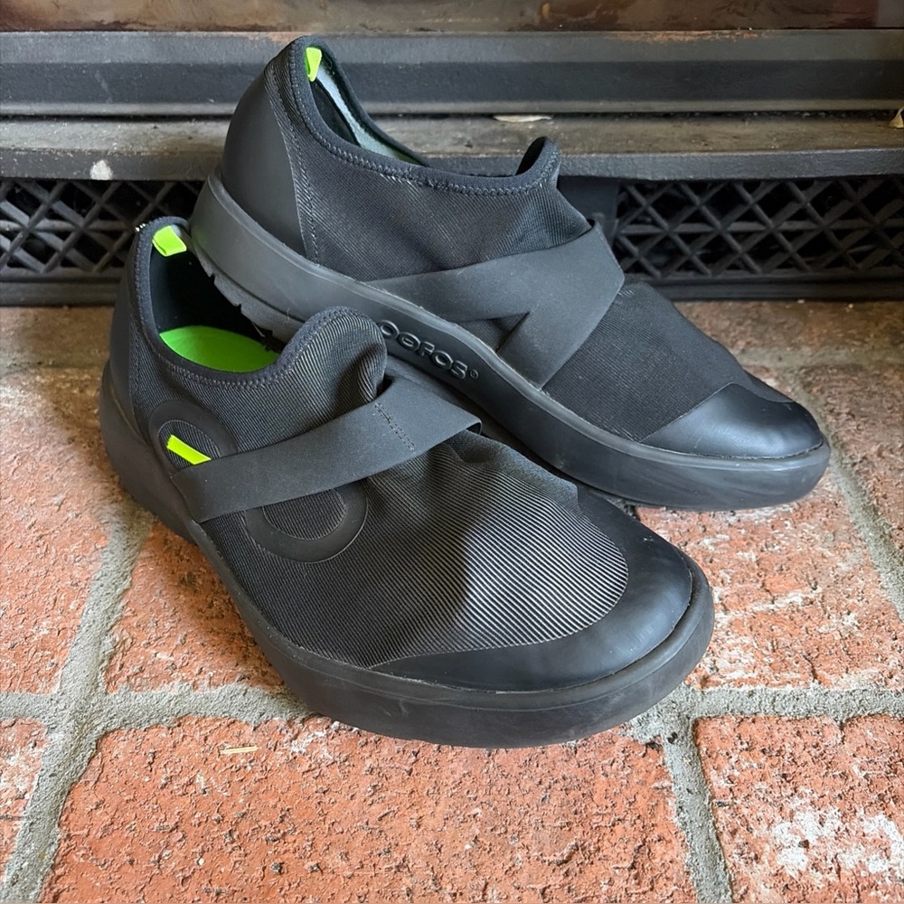 OOFOS OOmg Low Shoe Stretch Knit Comfort Casual slip on Sneaker Black Mens 12/45